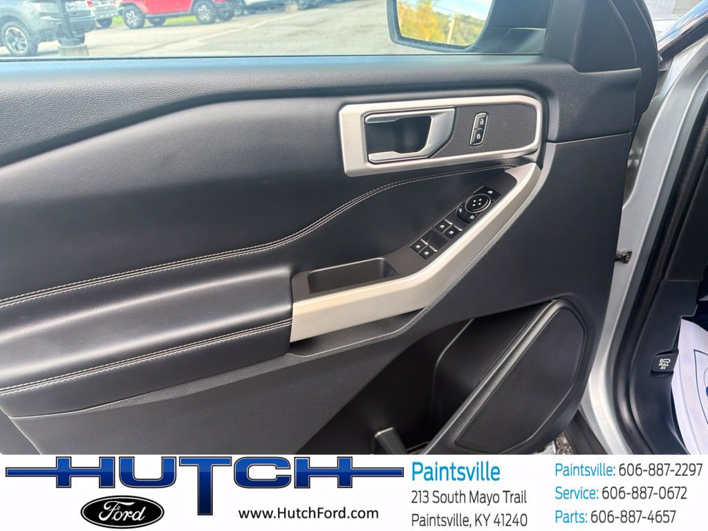 Used 2023 Ford Explorer XLT AWD/4WD image 24