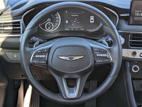 Used 2025 Genesis G70 2.5T image 20