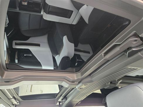Used 2025 GMC Hummer EV 3X AWD/4WD image 9
