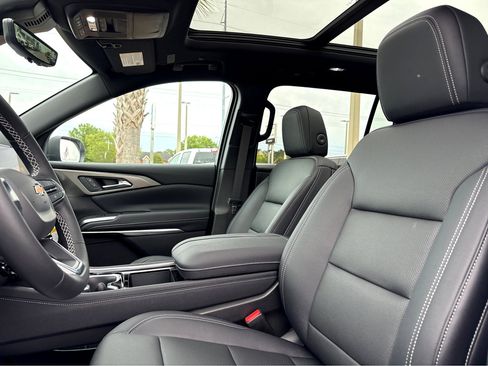New 2026 Chevrolet Traverse LT w/ Sun and Wheel Package FWD image 16