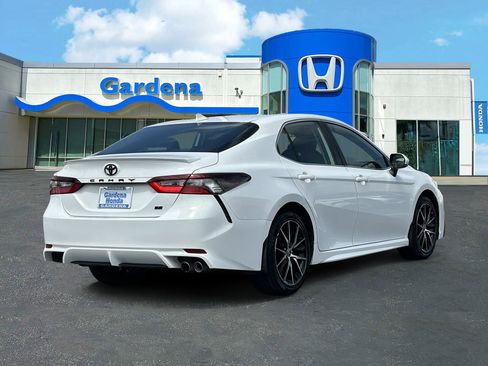 Used 2024 Toyota Camry SE FWD image 6