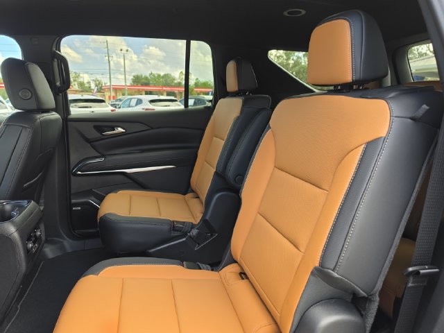 New 2027 Chevrolet Traverse Z71 w/ Enhanced Driving Package AWD/4WD image 21