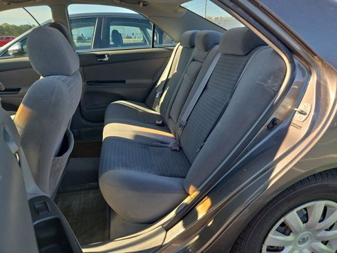 Used 2005 Toyota Camry image 11