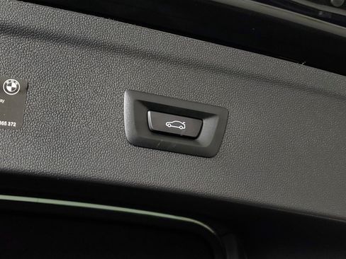 New 2026 BMW iX xDrive60 image 25