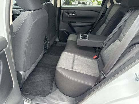 Used 2024 Nissan Rogue SV FWD image 16