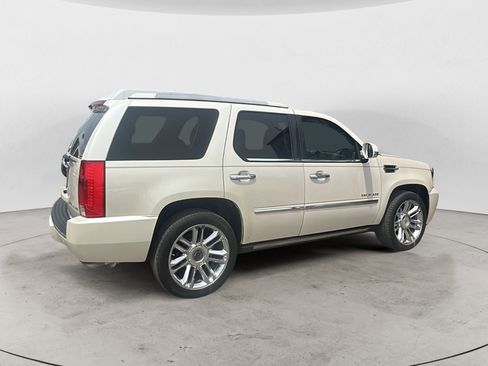 Used 2011 Cadillac Escalade Platinum AWD/4WD image 7