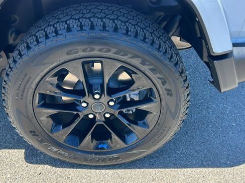 Used 2024 Jeep Wrangler Unlimited Sahara AWD/4WD image 6