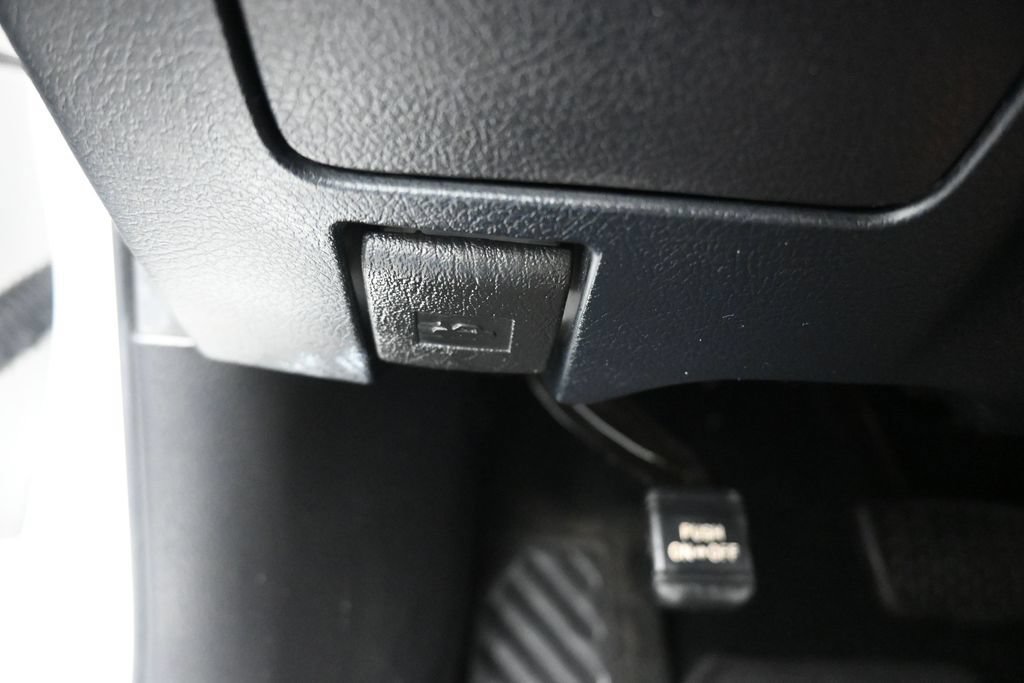 Used 2016 Toyota Avalon Limited w/ Toyota Safety Sense Package FWD image 30
