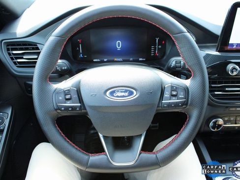 Used 2024 Ford Escape ST-Line w/ Cold Weather Package FWD image 33
