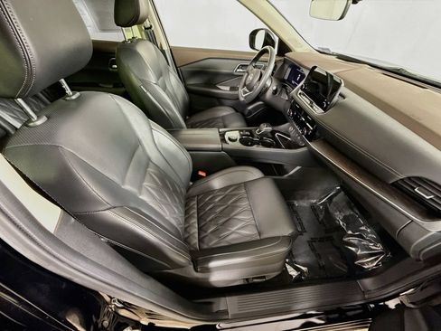 Used 2023 Nissan Rogue Platinum w/ Platinum Premium Package AWD/4WD image 34