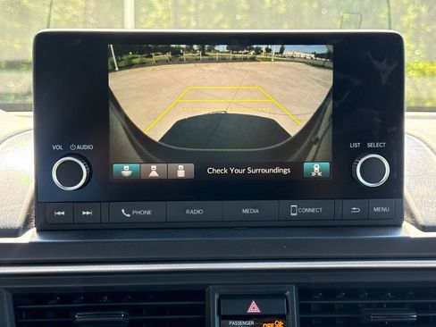 Used 2025 Honda Pilot Sport image 27