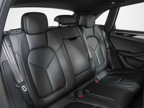 Certified 2026 Porsche Macan AWD/4WD image 6