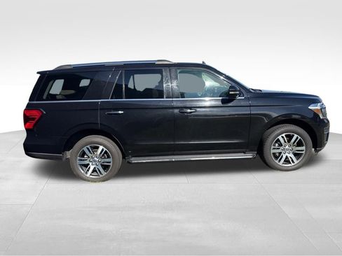Used 2022 Ford Expedition Limited image 6