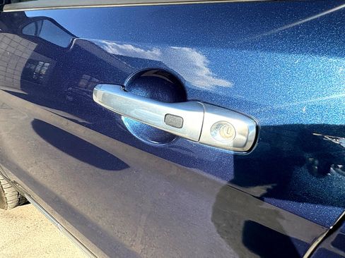 Used 2017 Ford Explorer Platinum image 15