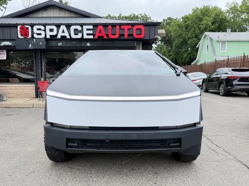 Used 2024 Tesla Cybertruck AWD Crew Cab image 2