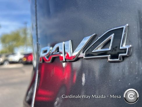 Used 2020 Toyota RAV4 LE image 10