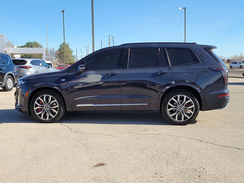 Used 2024 Cadillac XT6 Sport image 2