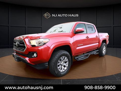 Used 2016 Toyota Tacoma SR5 w/ SR5 Appearance Package (SN) AWD/4WD image 4