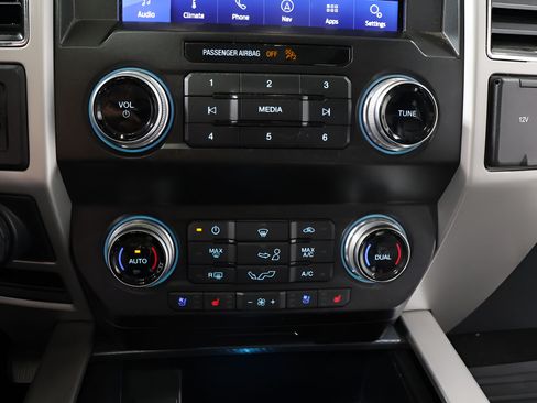 Used 2020 Ford F150 Lariat w/ Equipment Group 502A Luxury AWD/4WD image 11