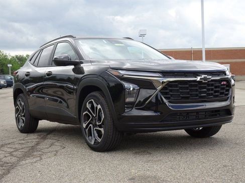 New 2026 Chevrolet Trax RS w/ Sunroof Package FWD image 14