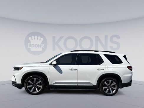 Used 2023 Honda Pilot Elite image 2