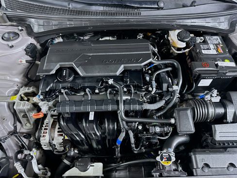 Used 2024 Hyundai Elantra SEL image 32