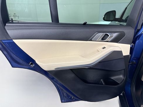 Used 2022 BMW X5 xDrive40i w/ Executive Package image 26