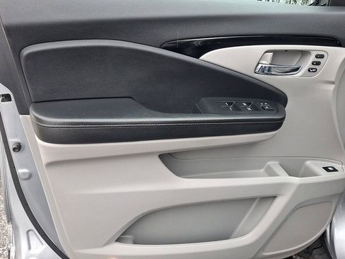 Used 2020 Honda Ridgeline RTL-E image 13