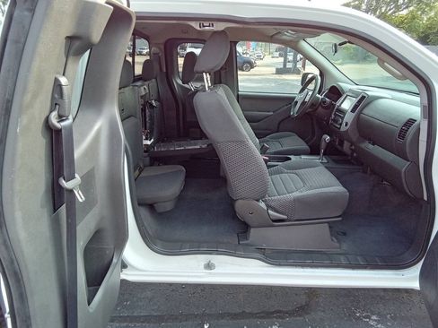 Used 2019 Nissan Frontier SV AWD/4WD image 6