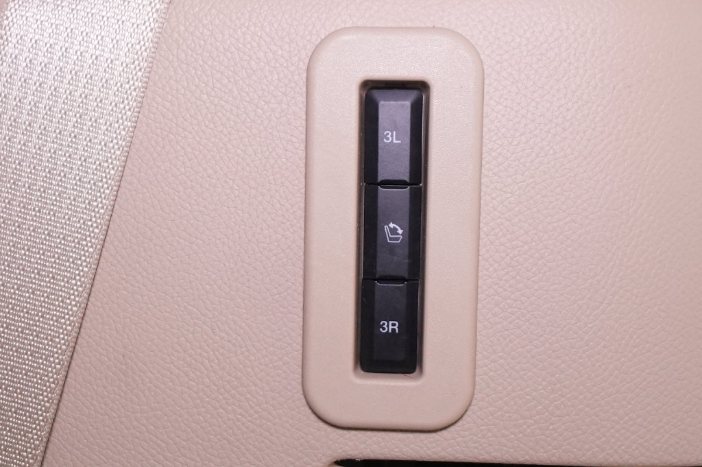 Used 2017 Lincoln Navigator Reserve AWD/4WD image 23