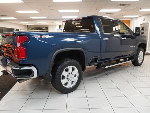 Used 2022 Chevrolet Silverado 2500 LTZ w/ LTZ Convenience Package AWD/4WD image 12