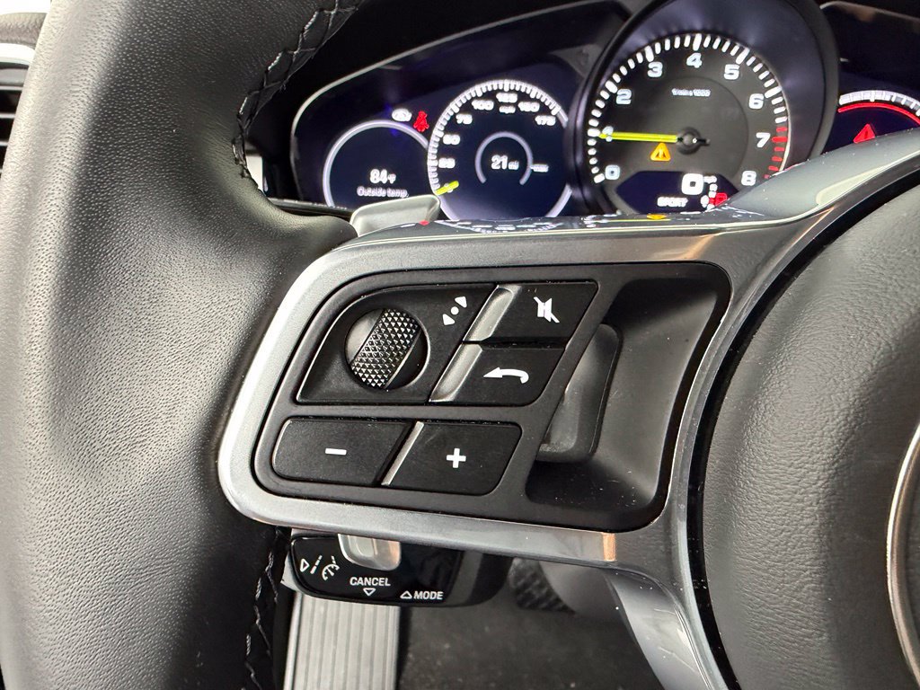 Certified 2022 Porsche Cayenne E-Hybrid AWD/4WD image 29