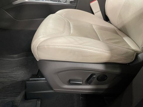 Used 2022 Ford Explorer Platinum w/ Equipment Group 601A image 11