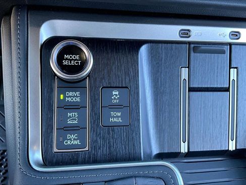 Used 2025 Lexus GX 550 AWD/4WD image 32