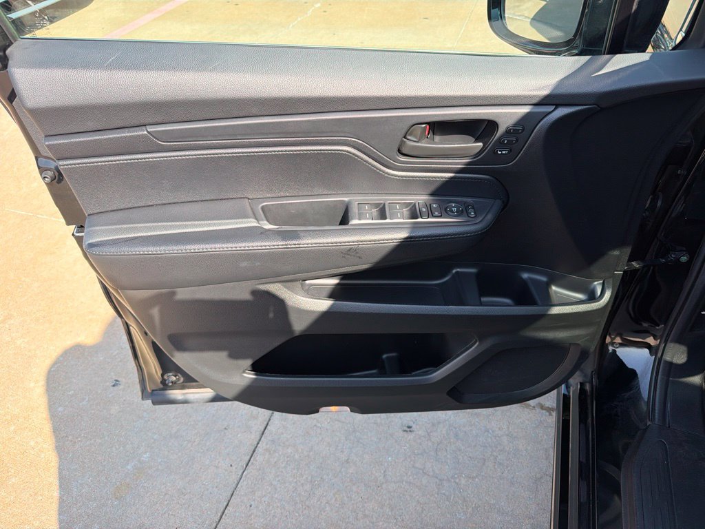 Used 2025 Honda Odyssey Sport-L image 13