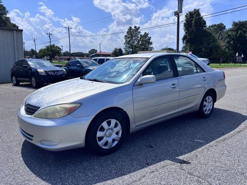 Used 2004 Toyota Camry FWD image 2