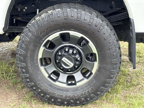 Used 2024 Ford F350 Platinum w/ Tremor Off-Road Package AWD/4WD image 12