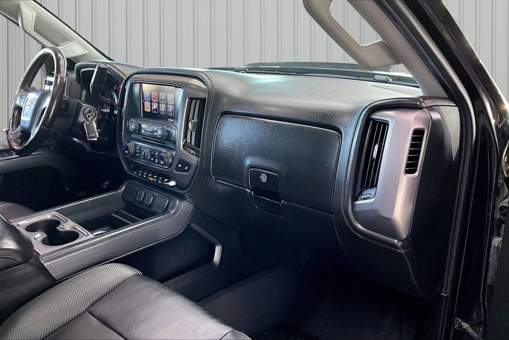 Used 2018 GMC Sierra 2500 SLT w/ All Terrain HD Package AWD/4WD image 27