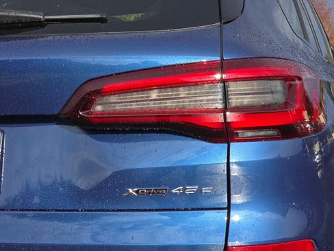 Used 2023 BMW X5 xDrive45e w/ M Sport Package image 29