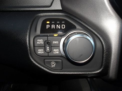 New 2026 RAM 1500 4x4 Crew Cab image 17