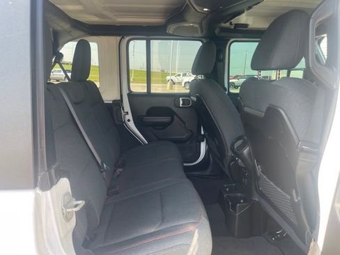 Used 2024 Jeep Wrangler Unlimited Rubicon image 16