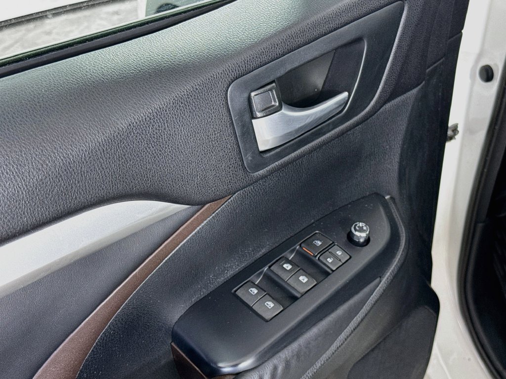Used 2015 Toyota Highlander XLE AWD/4WD image 20