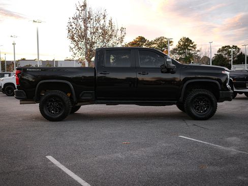 Used 2024 Chevrolet Silverado 2500 ZR2 w/ ZR2 Bison Edition image 11