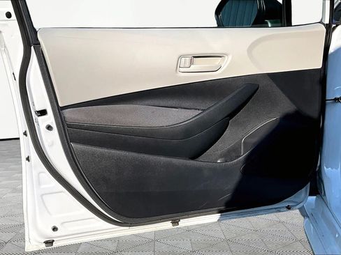 Used 2026 Toyota Corolla LE FWD image 22