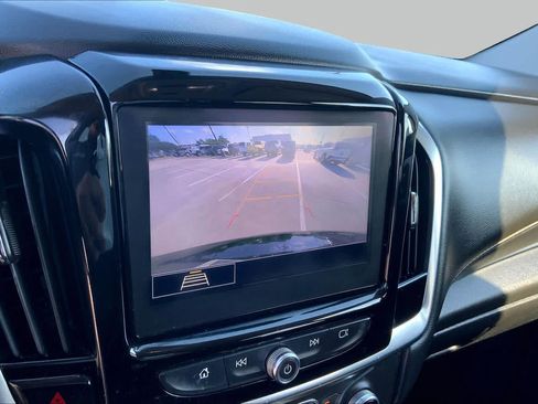 Used 2021 Chevrolet Traverse LT FWD image 28