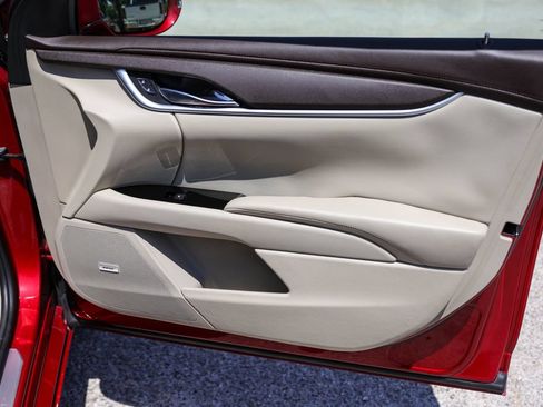 Used 2013 Cadillac XTS FWD image 25