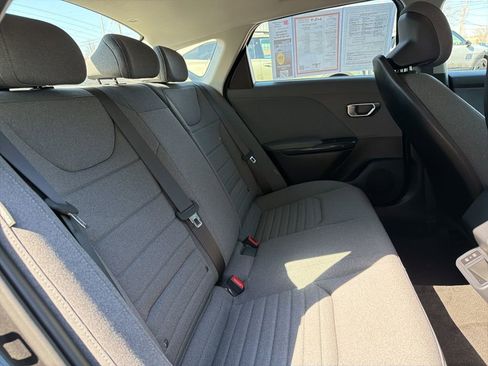 Used 2025 Kia K4 EX image 14