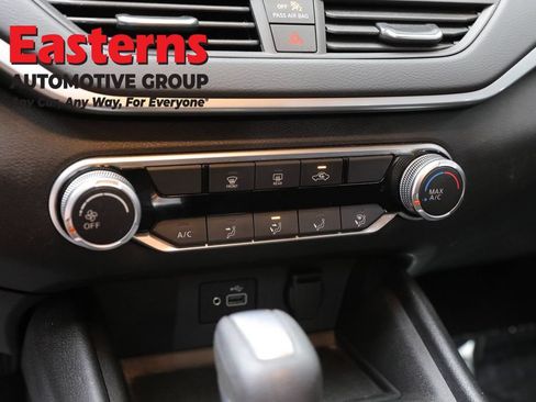 Used 2023 Nissan Altima 2.5 S FWD image 19