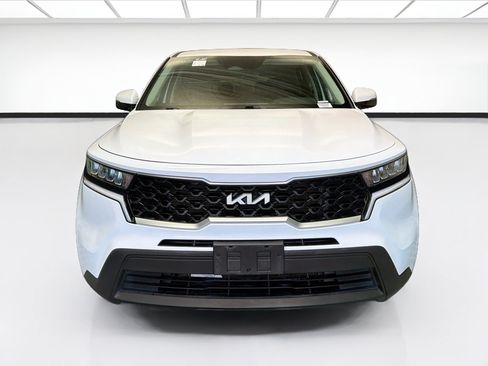 Used 2022 Kia Sorento LX FWD image 2
