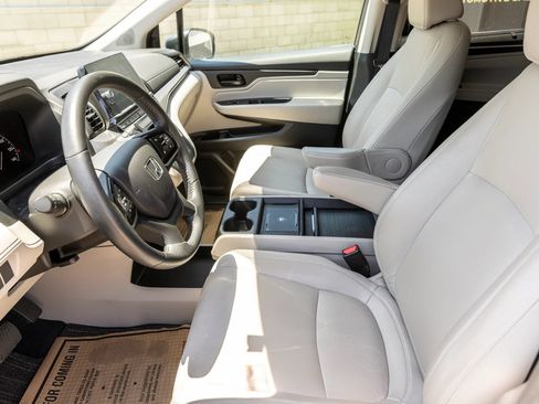 Used 2025 Honda Odyssey EX-L image 16